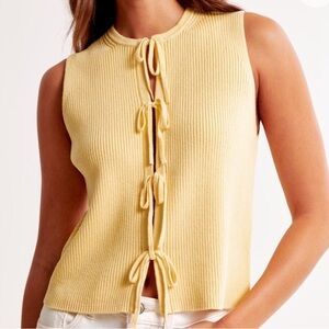 Tie front sweater vest Abercrombie